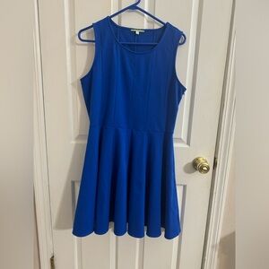 Women’s Gianni Bini royal blue dress. Size large. Sleeveless dress.